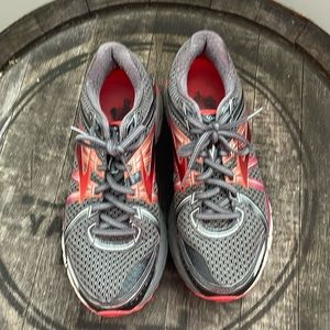 Brooks gas seventeen - running shoes